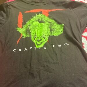 !it jeans Black Tee with Vibrant Graphic